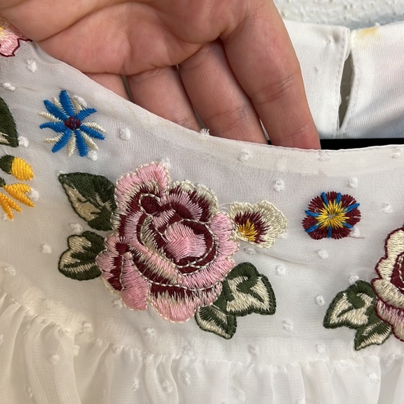 Altar’d State peasant top sheer sleeves floral embroidery size medium - Picture 6 of 9